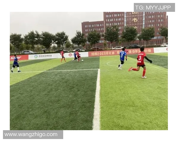 手绘足球少年追梦之旅展现青春热血与梦想的交织